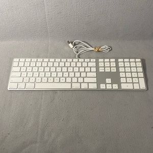 Apple USB Wired Keyboard A1243 with 10 Key Keypad for iMac, Mac Mini, Mac Pro